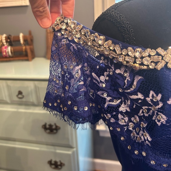 Ritzee Prom formal dress
🌼OFFERS WELCOME🌼
CLOSET CLEANOUT👗 - Picture 5 of 11